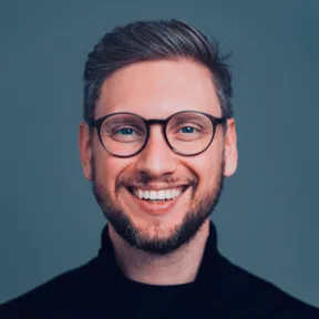 Felix Schlenther, Gründer und Geschäftsführer von AI FIRST